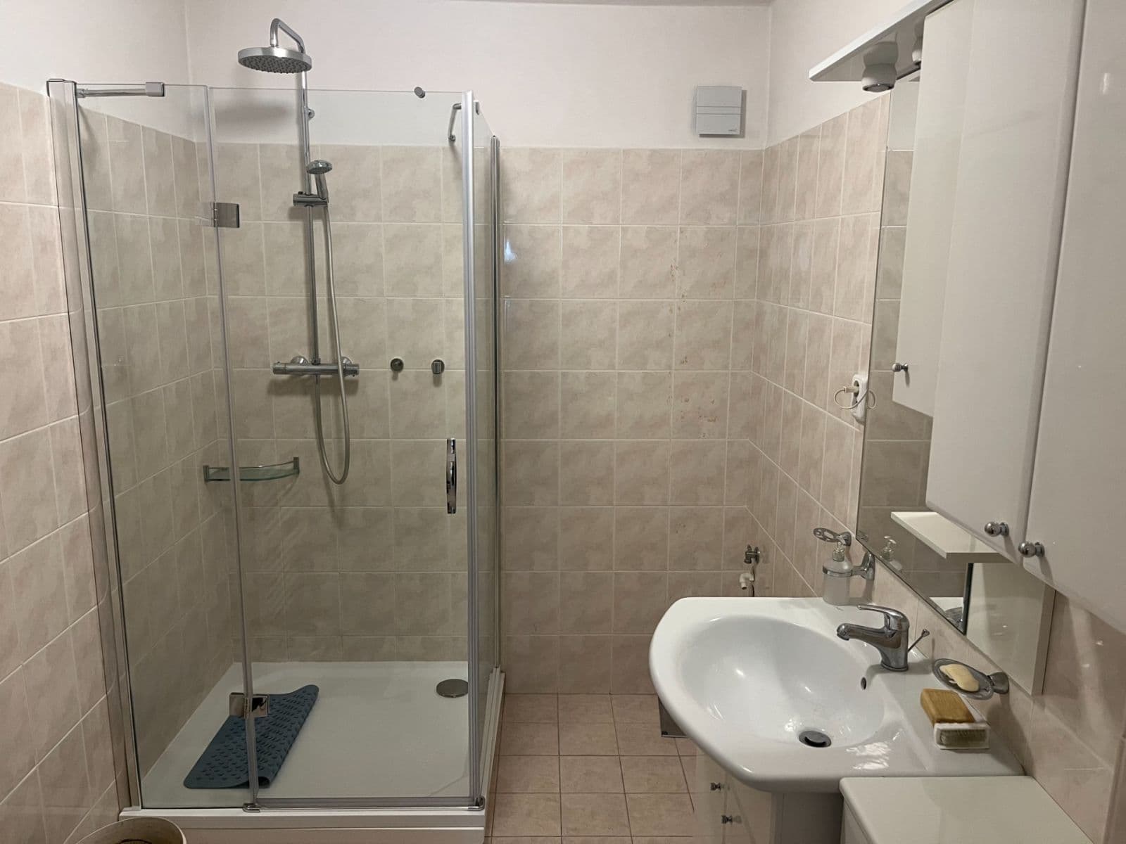 Prodej domu 160 m², pozemek 777 m², Železniční, Libiš, Středočeský kraj Prodej domu 160 m², pozemek 777 m², Železniční, Libiš, Středočeský kraj