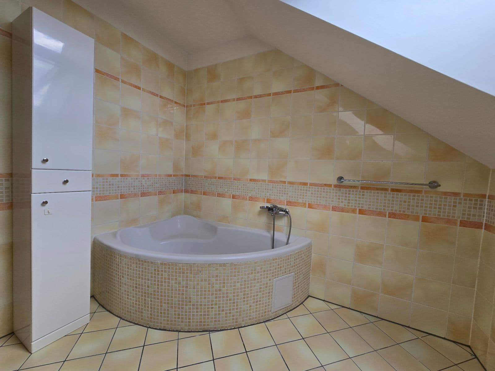 Prodej bytu 3+kk 93 m², Dražická, Benátky nad Jizerou, Středočeský kraj Prodej bytu 3+kk 93 m², Dražická, Benátky nad Jizerou, Středočeský kraj