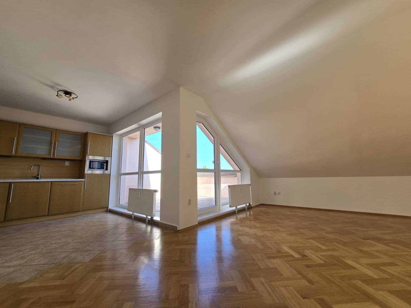 Prodej bytu 3+kk 93 m², Dražická, Benátky nad Jizerou, Středočeský kraj Prodej bytu 3+kk 93 m², Dražická, Benátky nad Jizerou, Středočeský kraj