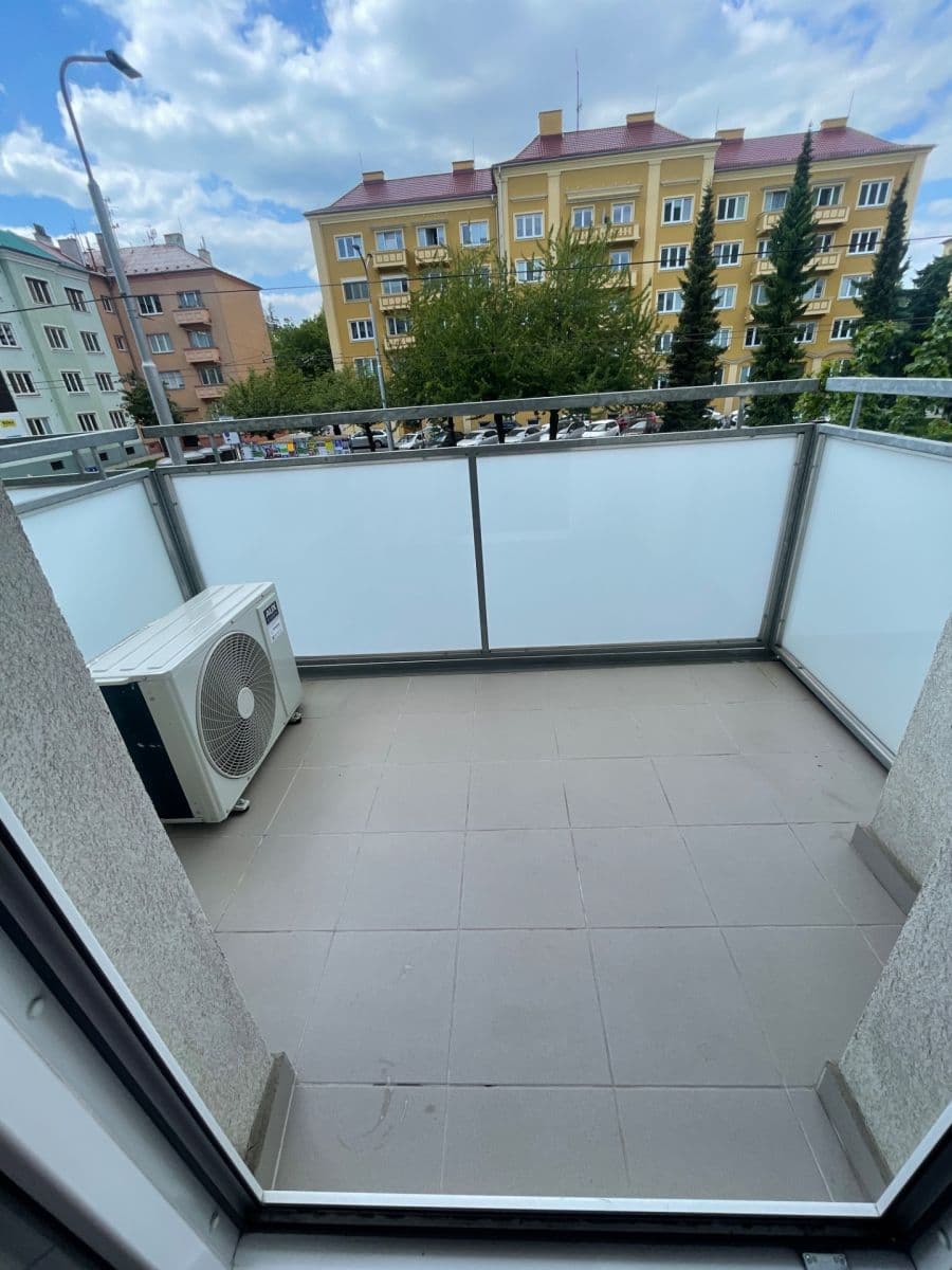 Pronájem bytu 1+kk 34 m², Eduarda Hamburgera, Olomouc, Olomoucký kraj Pronájem bytu 1+kk 34 m², Eduarda Hamburgera, Olomouc, Olomoucký kraj