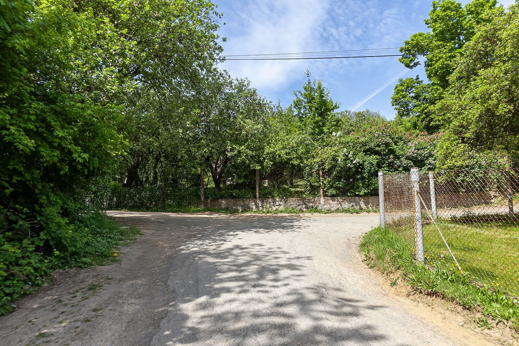 Prodej pozemku 1.552 m², Na Vinicích, Davle, Středočeský kraj Prodej pozemku 1.552 m², Na Vinicích, Davle, Středočeský kraj