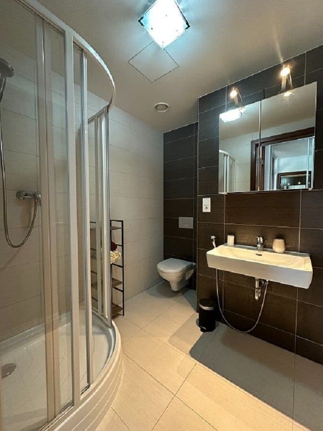 Pronájem bytu 3+1 85 m², Jeremiášova, Praha, Praha Pronájem bytu 3+1 85 m², Jeremiášova, Praha, Praha