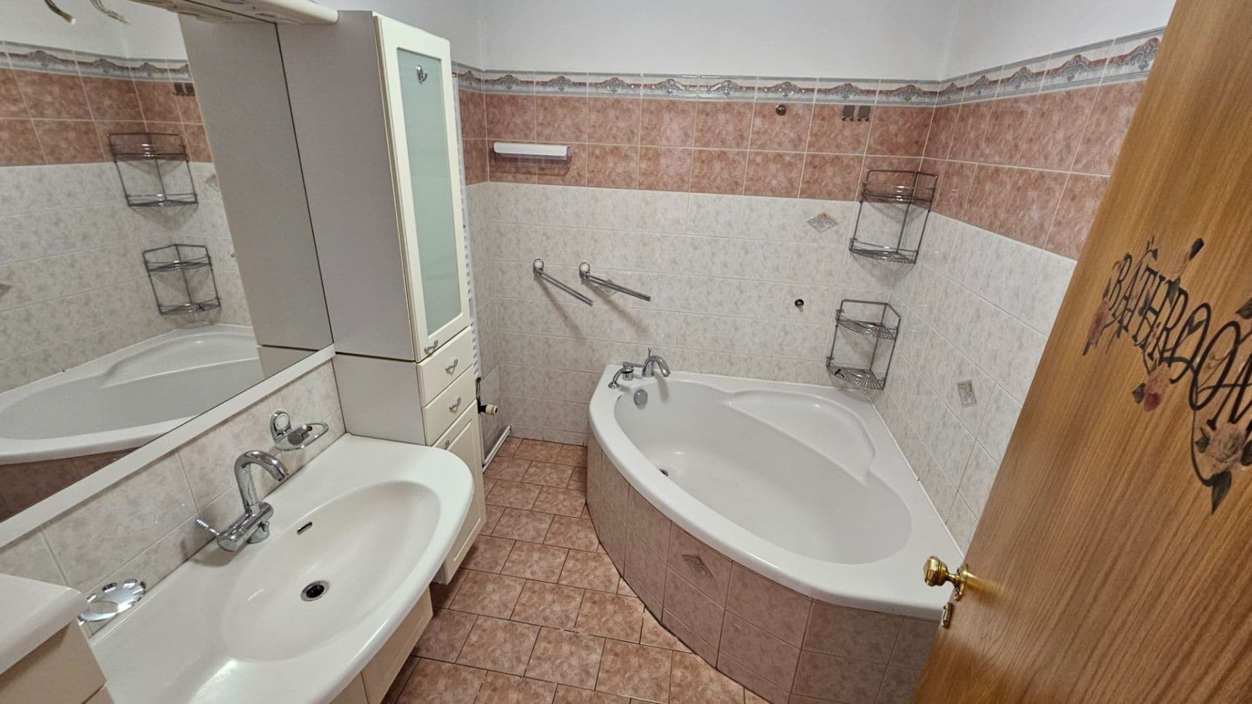 Pronájem domu 99 m², pozemek 500 m², náměstí 5. května, Jinočany, Středočeský kraj Pronájem domu 99 m², pozemek 500 m², náměstí 5. května, Jinočany, Středočeský kraj