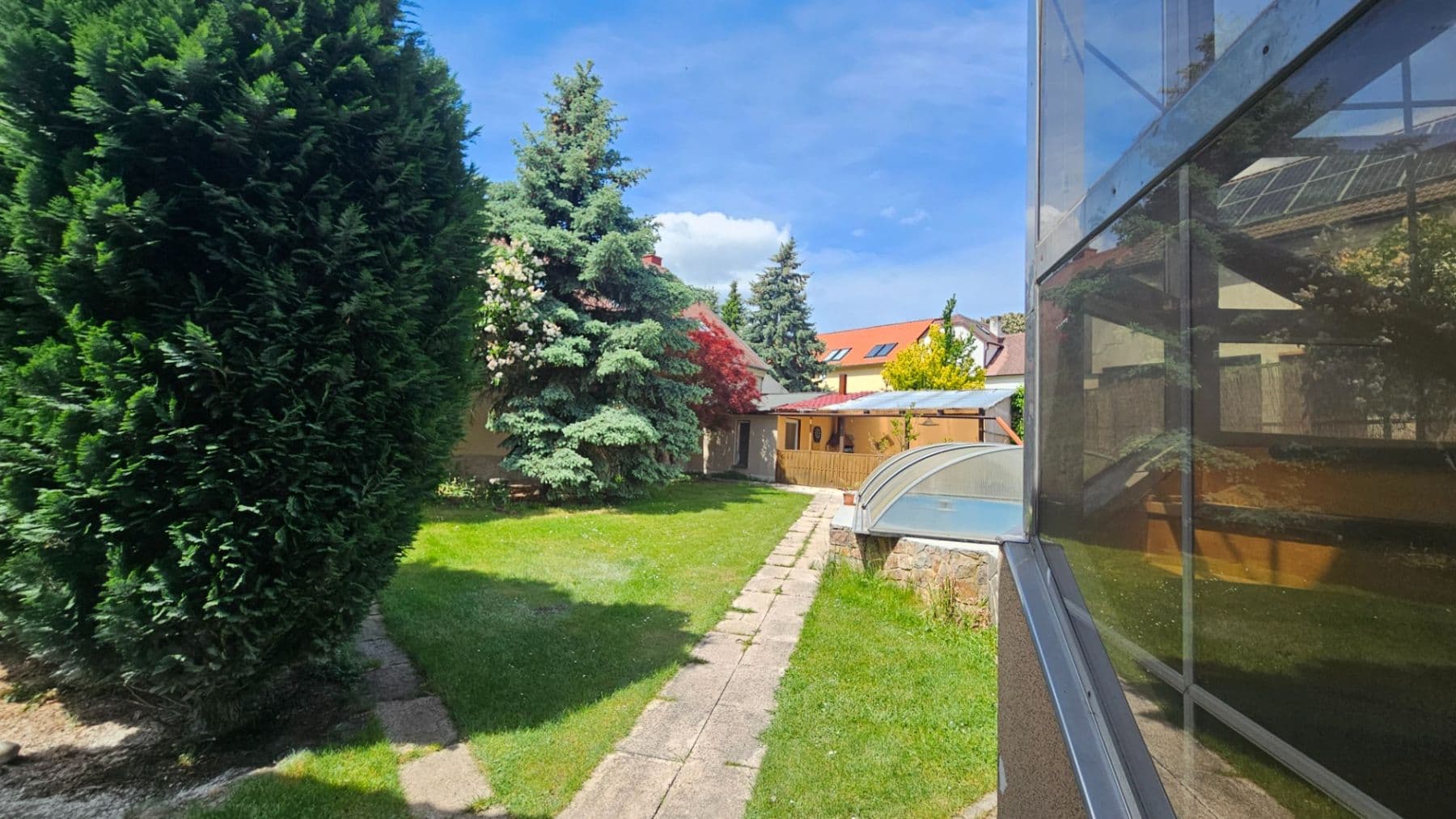 Pronájem domu 99 m², pozemek 500 m², náměstí 5. května, Jinočany, Středočeský kraj Pronájem domu 99 m², pozemek 500 m², náměstí 5. května, Jinočany, Středočeský kraj