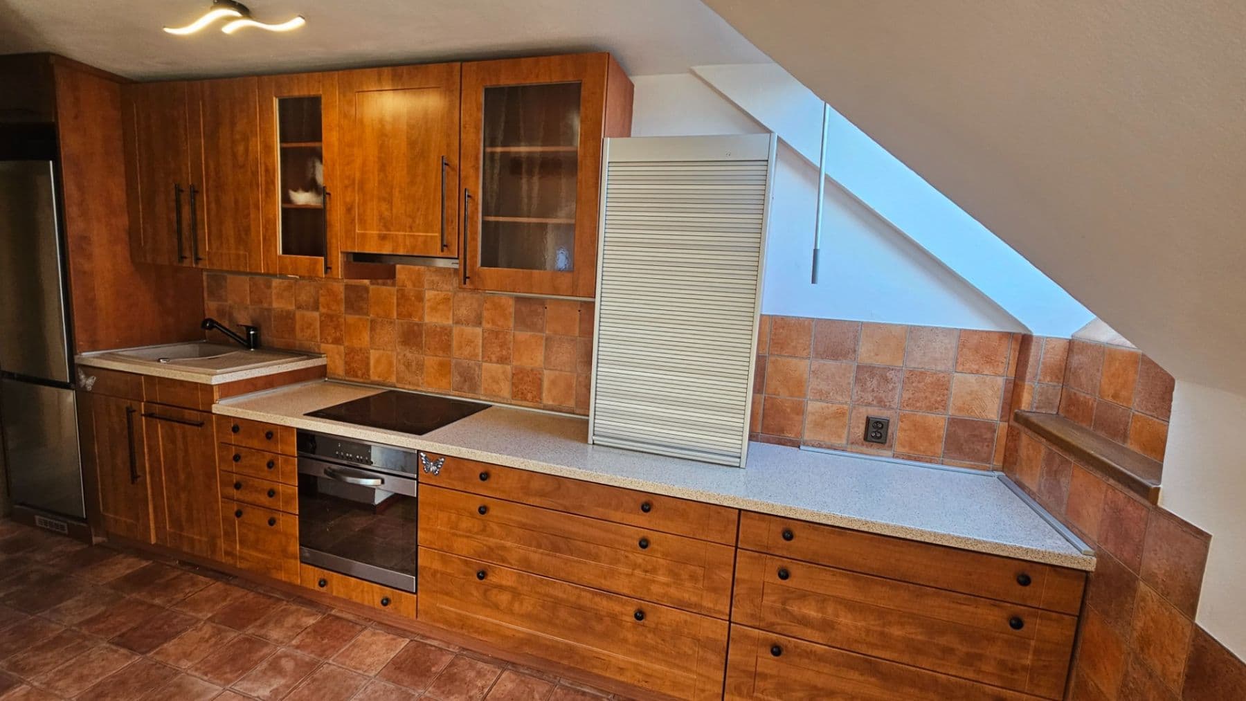 Pronájem domu 99 m², pozemek 500 m², náměstí 5. května, Jinočany, Středočeský kraj Pronájem domu 99 m², pozemek 500 m², náměstí 5. května, Jinočany, Středočeský kraj