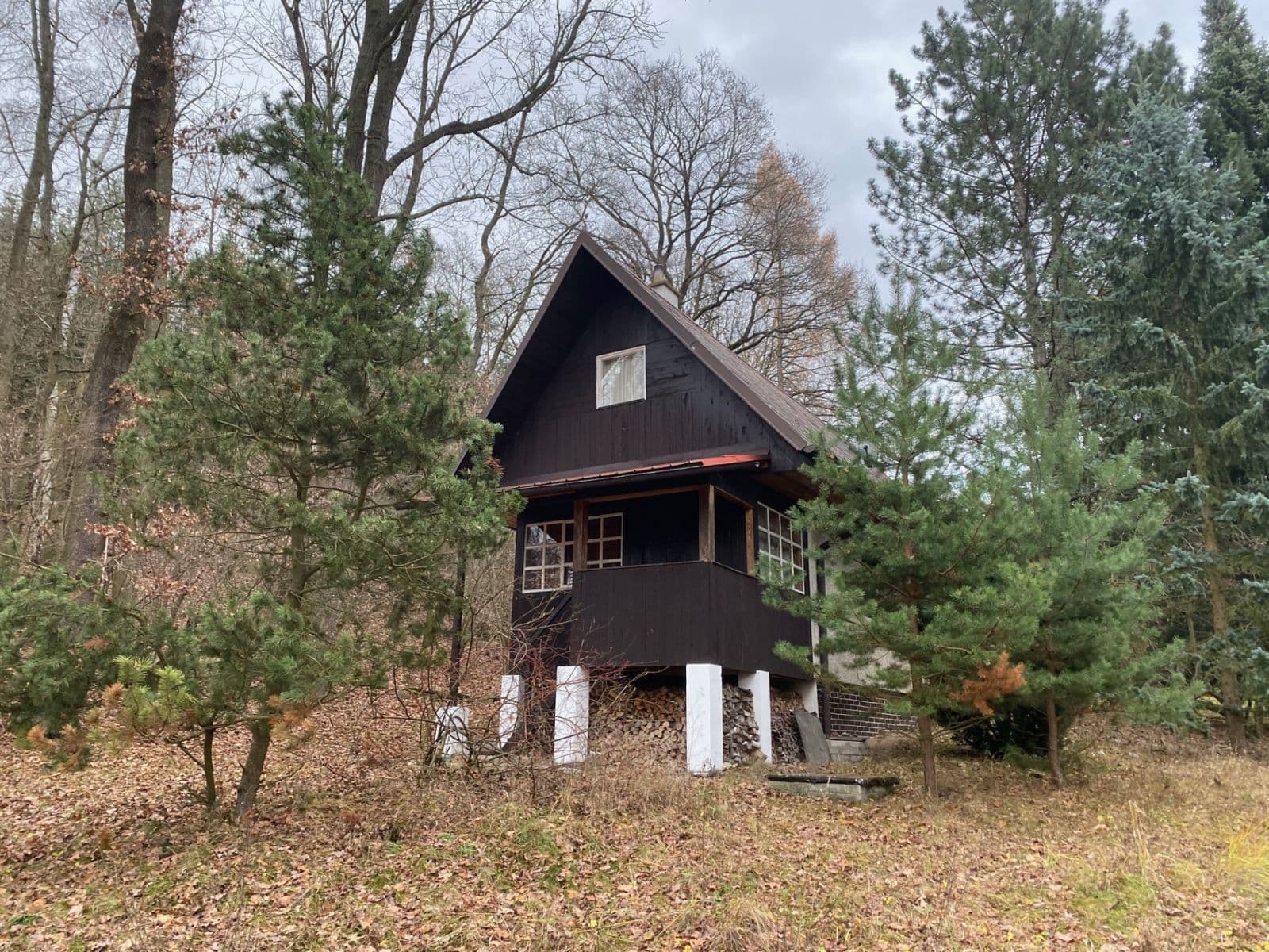 Prodej chaty, chalupy 27 m², pozemek 3.618 m², Votice, Středočeský kraj Prodej chaty, chalupy 27 m², pozemek 3.618 m², Votice, Středočeský kraj