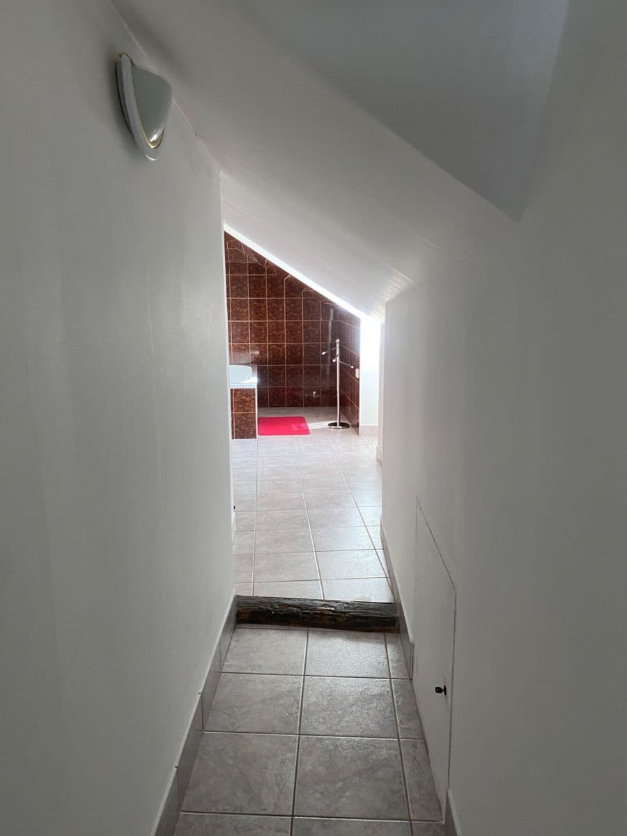 Pronájem bytu 1+kk 40 m², Hradební, Tábor, Jihočeský kraj Pronájem bytu 1+kk 40 m², Hradební, Tábor, Jihočeský kraj