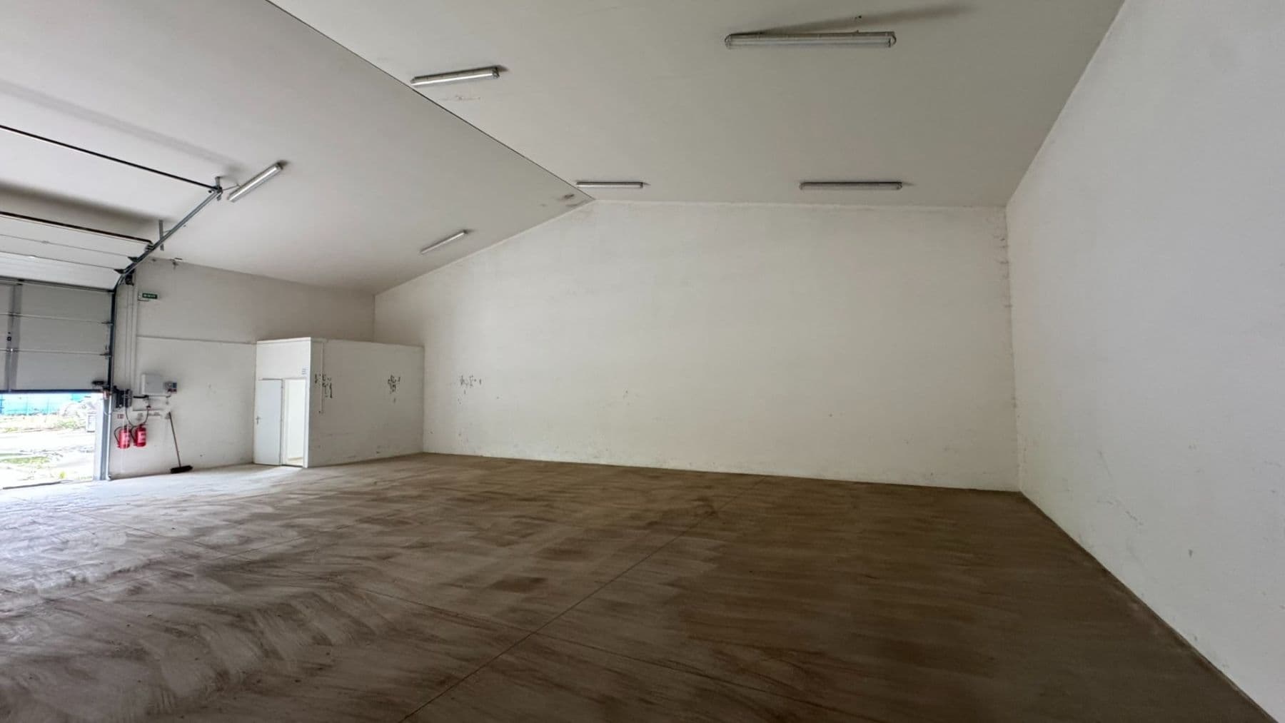 Pronájem nebytového prostoru 175 m², V Aleji, Předměřice nad Labem, Královéhradecký kraj Pronájem nebytového prostoru 175 m², V Aleji, Předměřice nad Labem, Královéhradecký kraj