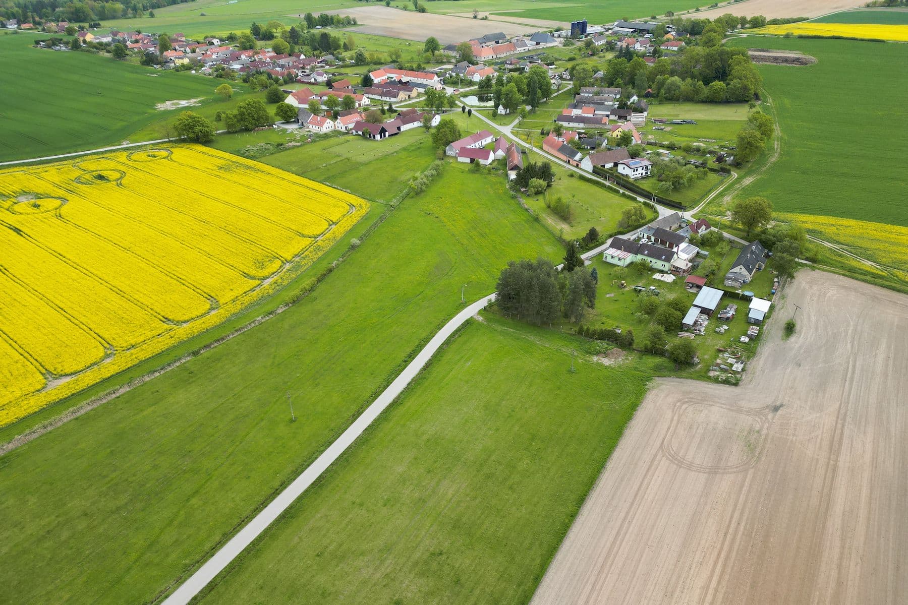 Prodej pozemku 1.762 m², Val, Val, Jihočeský kraj Prodej pozemku 1.762 m², Val, Val, Jihočeský kraj
