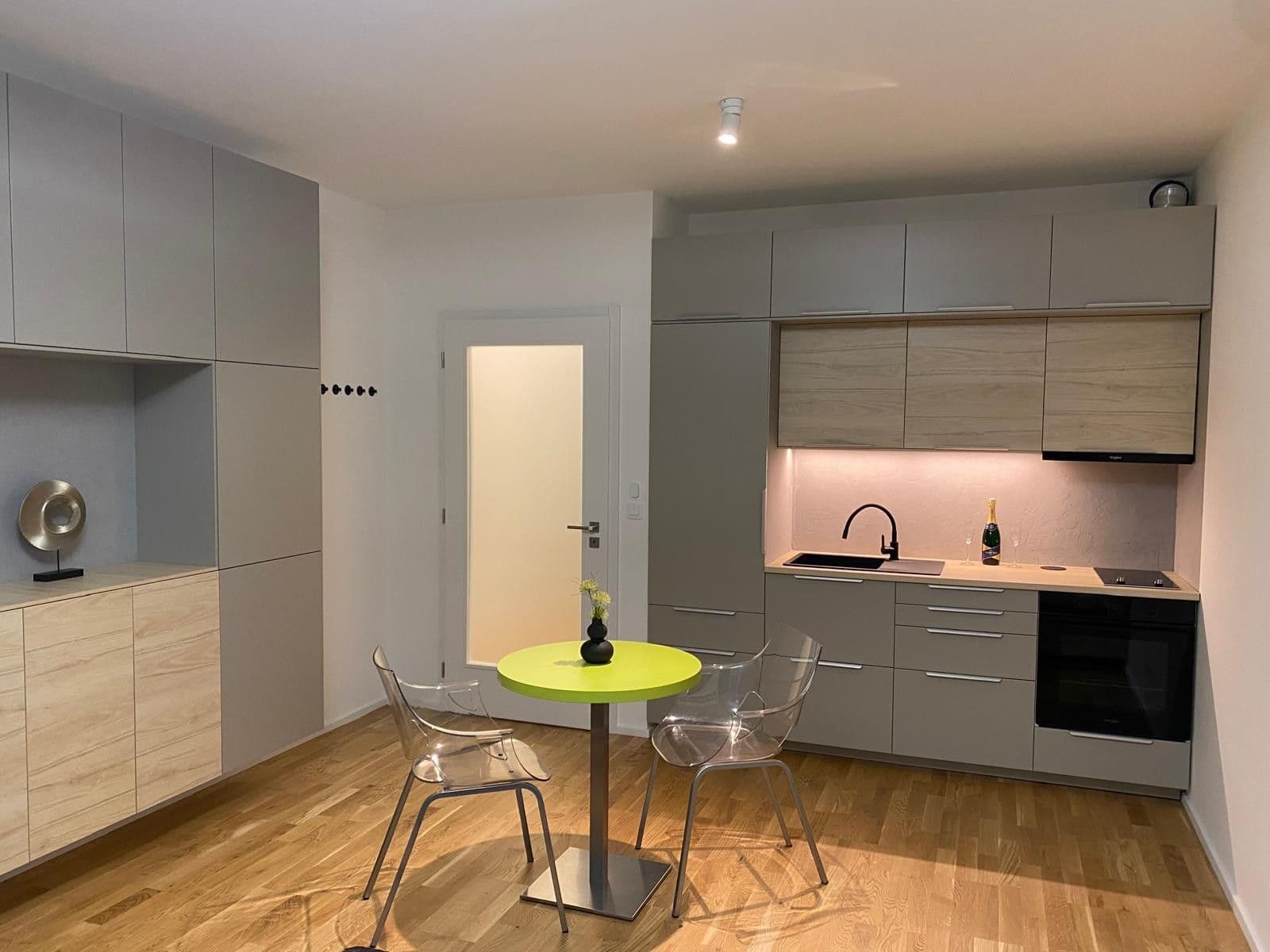 Pronájem bytu 1+kk 30 m², Hasilova, Praha, Praha Pronájem bytu 1+kk 30 m², Hasilova, Praha, Praha