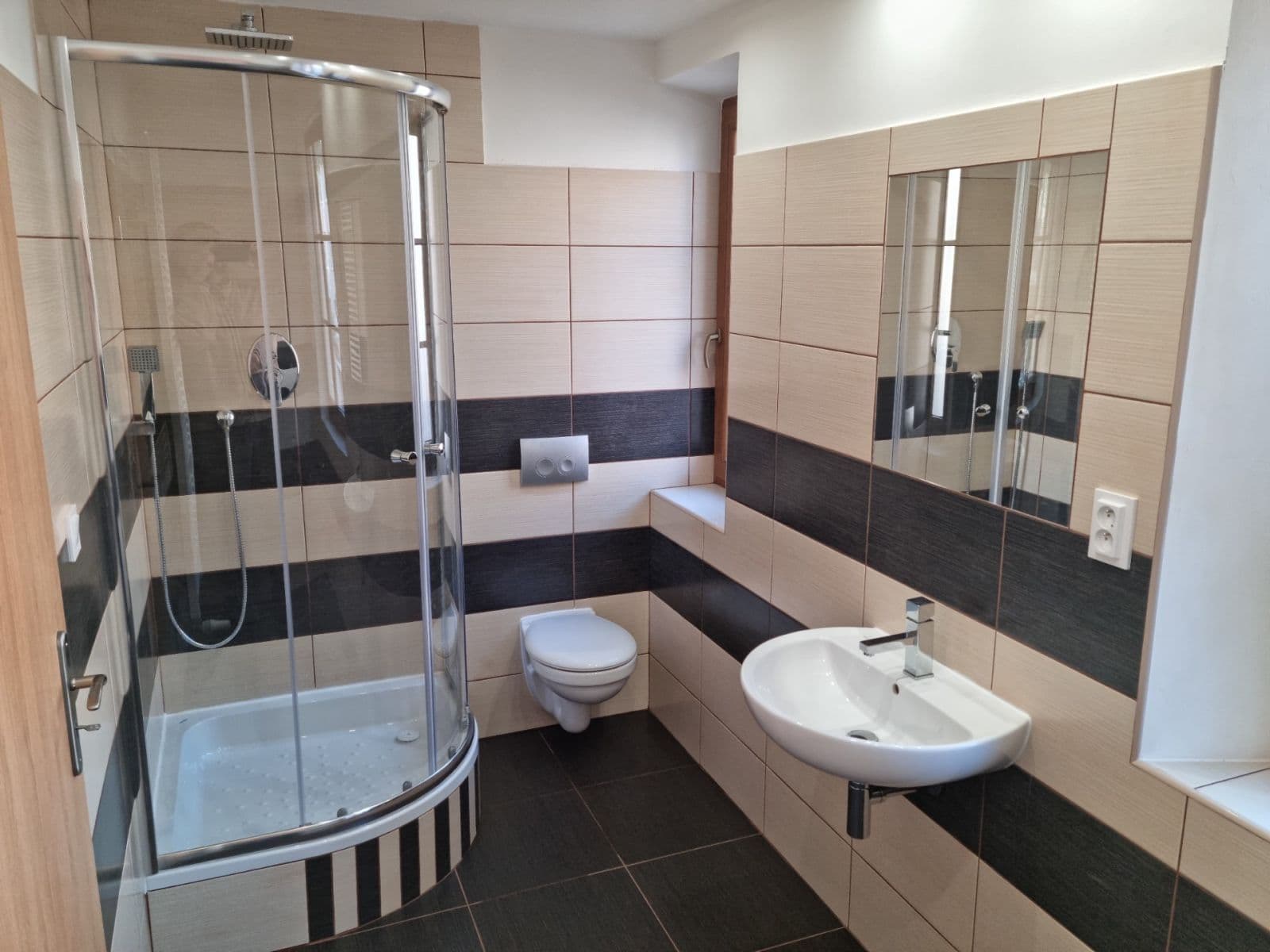 Prodej domu 570 m², pozemek 381 m², Vaňurova, Liberec, Liberecký kraj Prodej domu 570 m², pozemek 381 m², Vaňurova, Liberec, Liberecký kraj