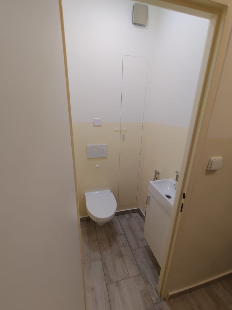 Pronájem bytu 2+1 52 m², Počernická, Praha, Praha Pronájem bytu 2+1 52 m², Počernická, Praha, Praha