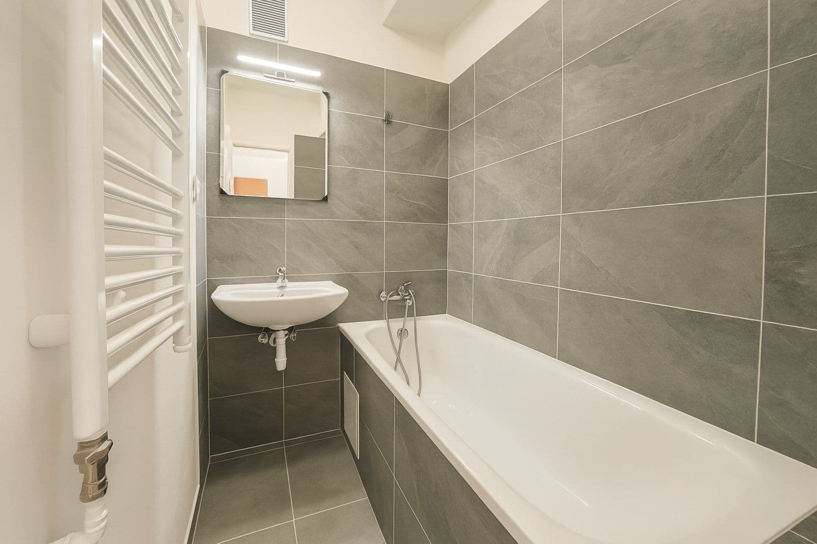 Pronájem bytu 3+1 73 m², Hlavní třída, Havířov, Moravskoslezský kraj Pronájem bytu 3+1 73 m², Hlavní třída, Havířov, Moravskoslezský kraj
