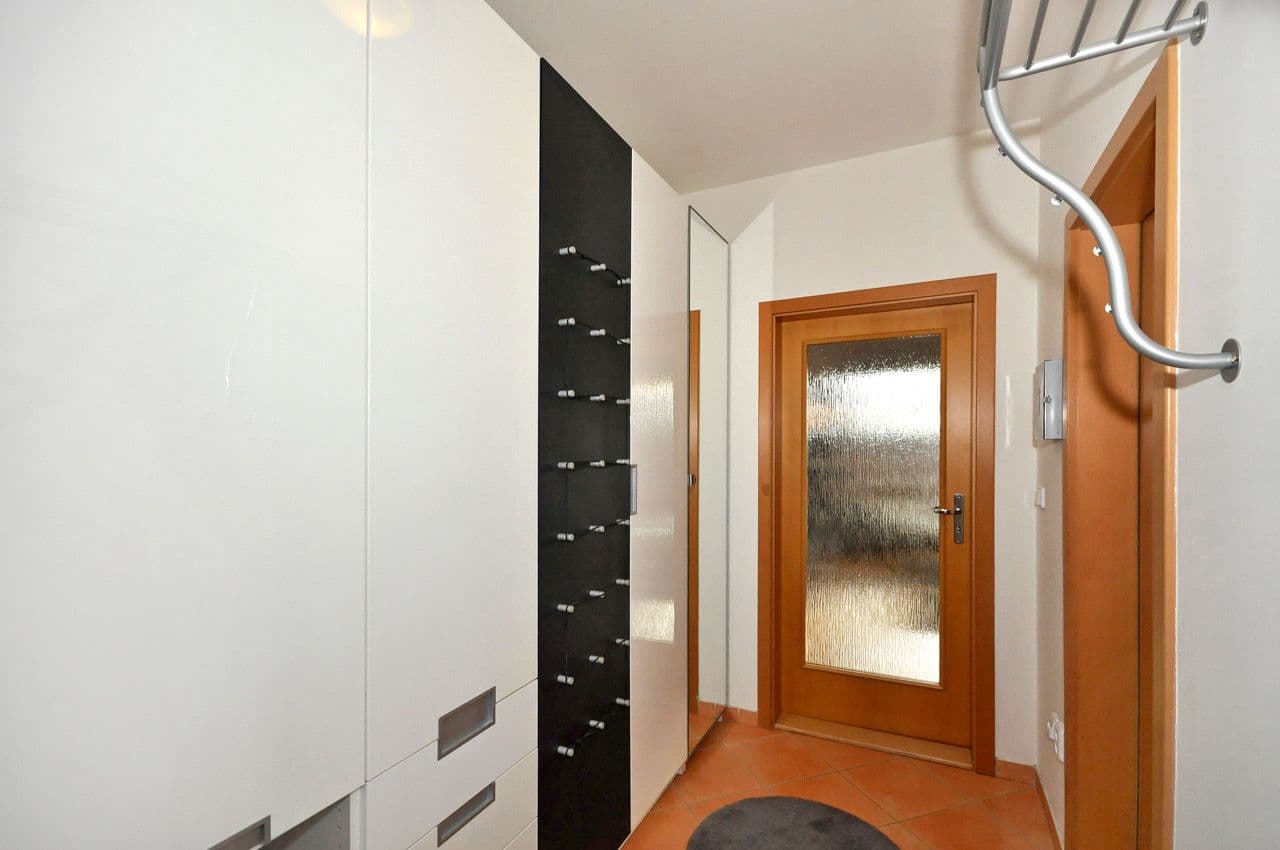 Pronájem bytu 1+kk 38 m², Názovská, Praha, Praha Pronájem bytu 1+kk 38 m², Názovská, Praha, Praha