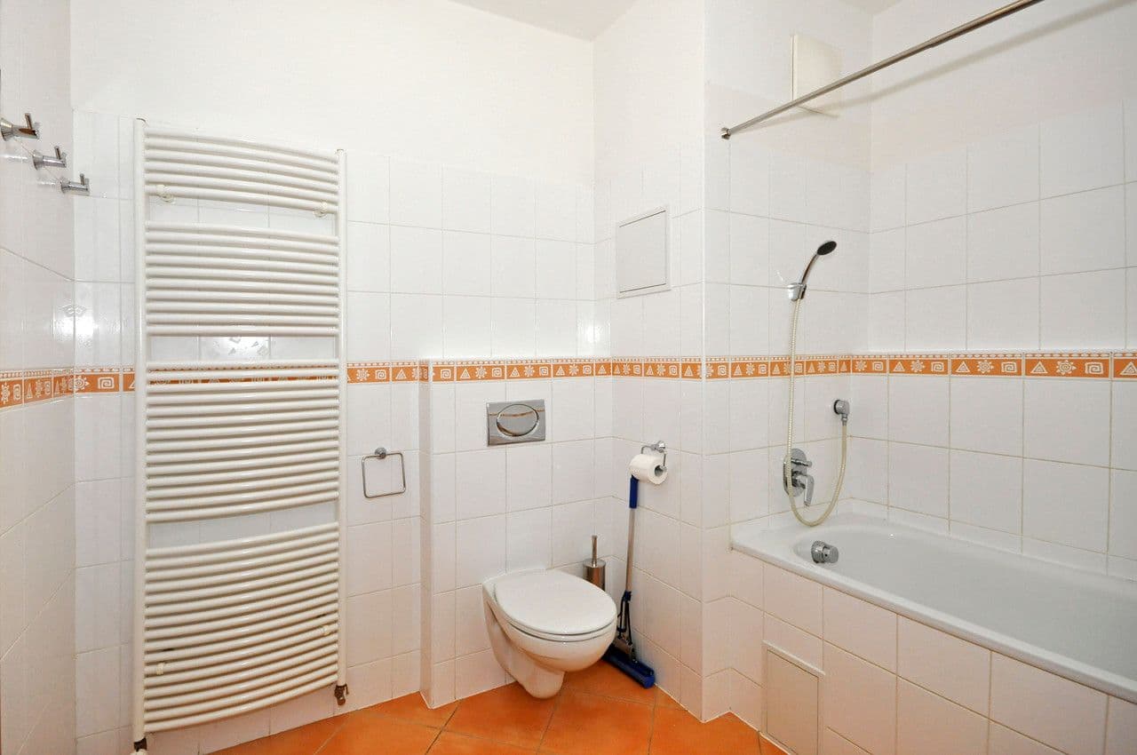 Pronájem bytu 1+kk 38 m², Názovská, Praha, Praha Pronájem bytu 1+kk 38 m², Názovská, Praha, Praha