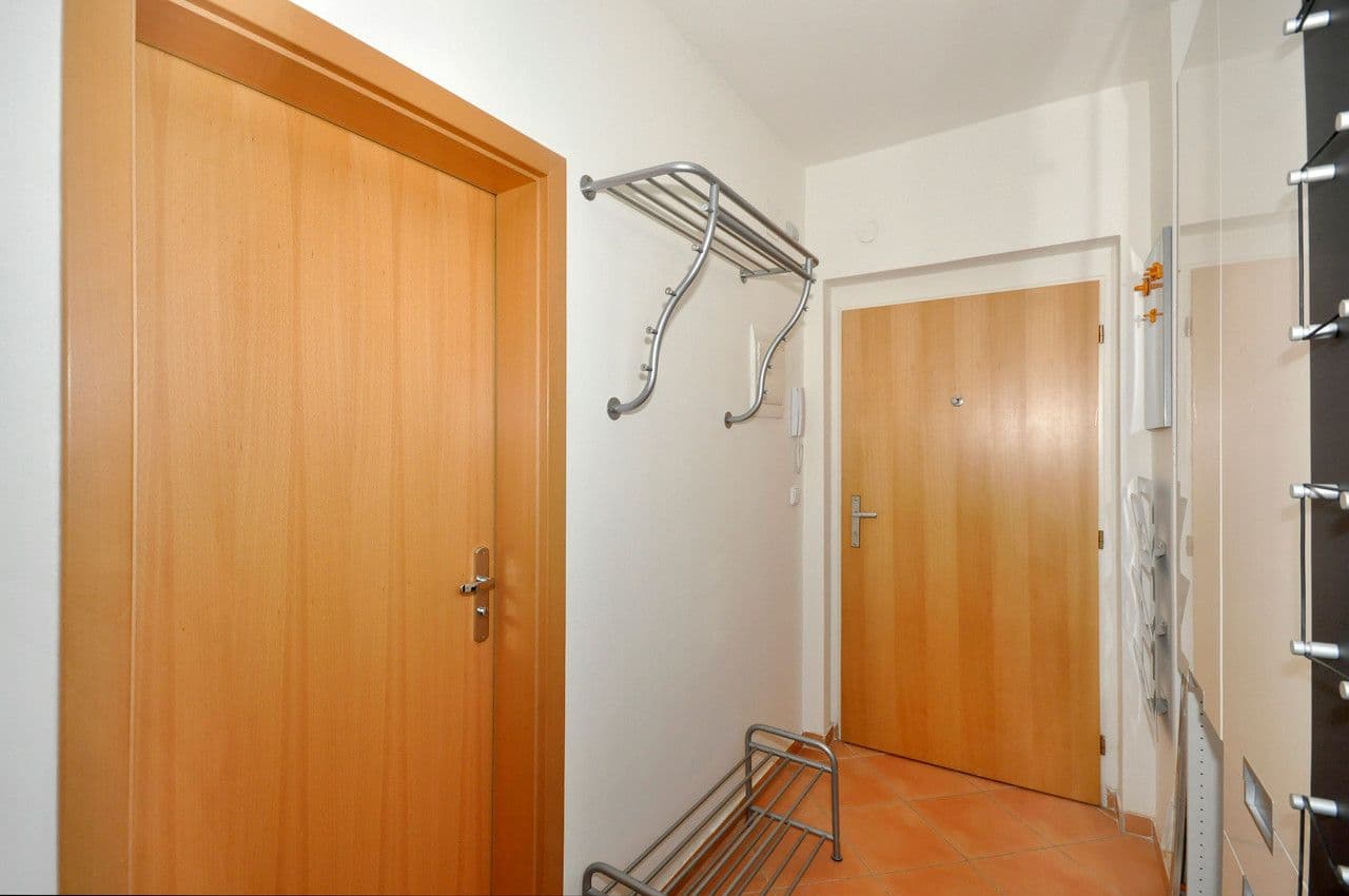 Pronájem bytu 1+kk 38 m², Názovská, Praha, Praha Pronájem bytu 1+kk 38 m², Názovská, Praha, Praha