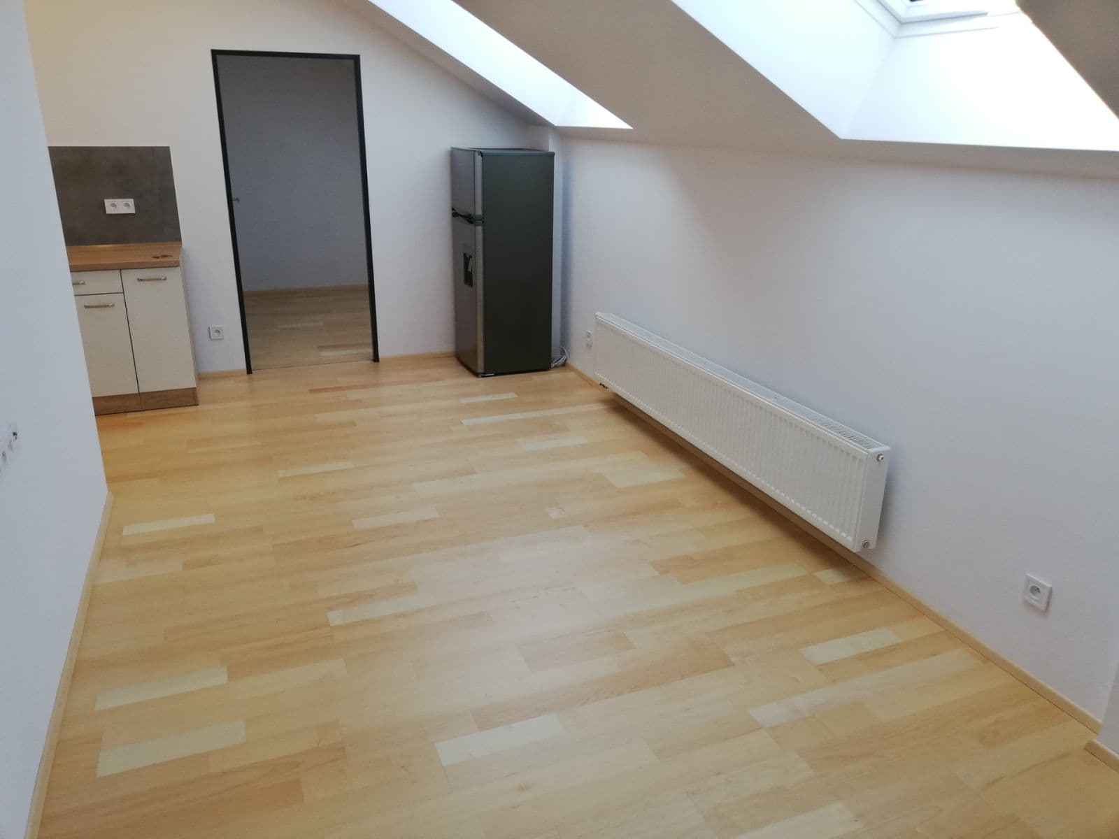 Pronájem bytu 2+kk 42 m², Nerudova, Hradec Králové, Královéhradecký kraj Pronájem bytu 2+kk 42 m², Nerudova, Hradec Králové, Královéhradecký kraj