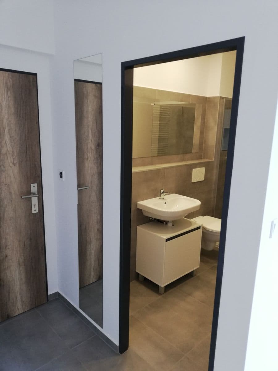 Pronájem bytu 2+kk 42 m², Nerudova, Hradec Králové, Královéhradecký kraj Pronájem bytu 2+kk 42 m², Nerudova, Hradec Králové, Královéhradecký kraj
