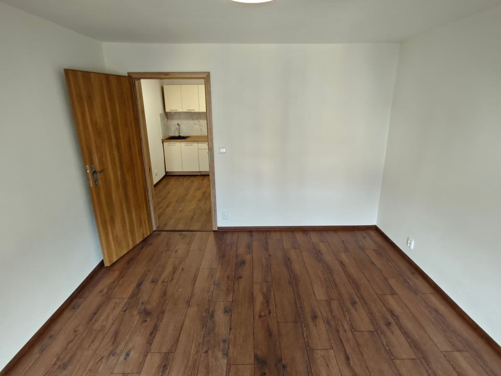 Pronájem bytu 1+1 28 m², Kralická, Praha, Praha Pronájem bytu 1+1 28 m², Kralická, Praha, Praha