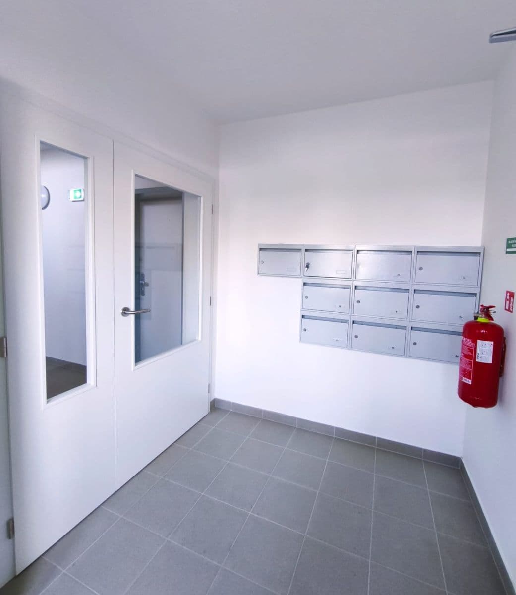 Prodej bytu 2+kk 40 m², Vestecká, Nehvizdy, Středočeský kraj Prodej bytu 2+kk 40 m², Vestecká, Nehvizdy, Středočeský kraj