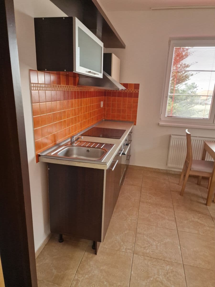 Pronájem bytu 2+kk 51 m², Lesní, Holubice, Středočeský kraj Pronájem bytu 2+kk 51 m², Lesní, Holubice, Středočeský kraj