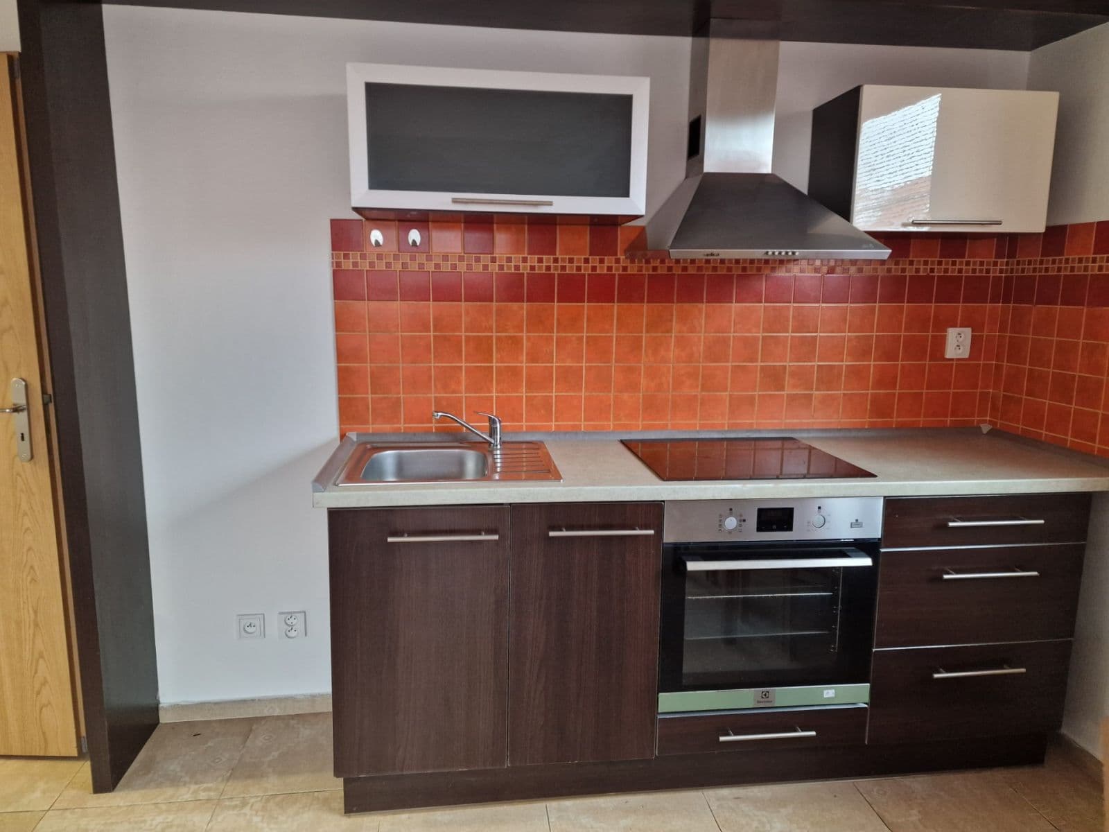 Pronájem bytu 2+kk 51 m², Lesní, Holubice, Středočeský kraj Pronájem bytu 2+kk 51 m², Lesní, Holubice, Středočeský kraj