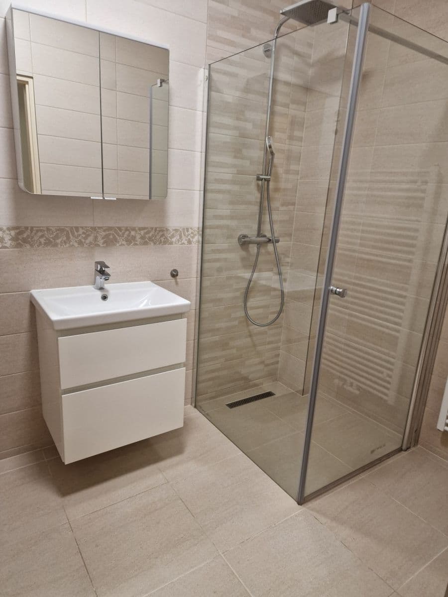 Pronájem bytu 2+kk 51 m², Lesní, Holubice, Středočeský kraj Pronájem bytu 2+kk 51 m², Lesní, Holubice, Středočeský kraj