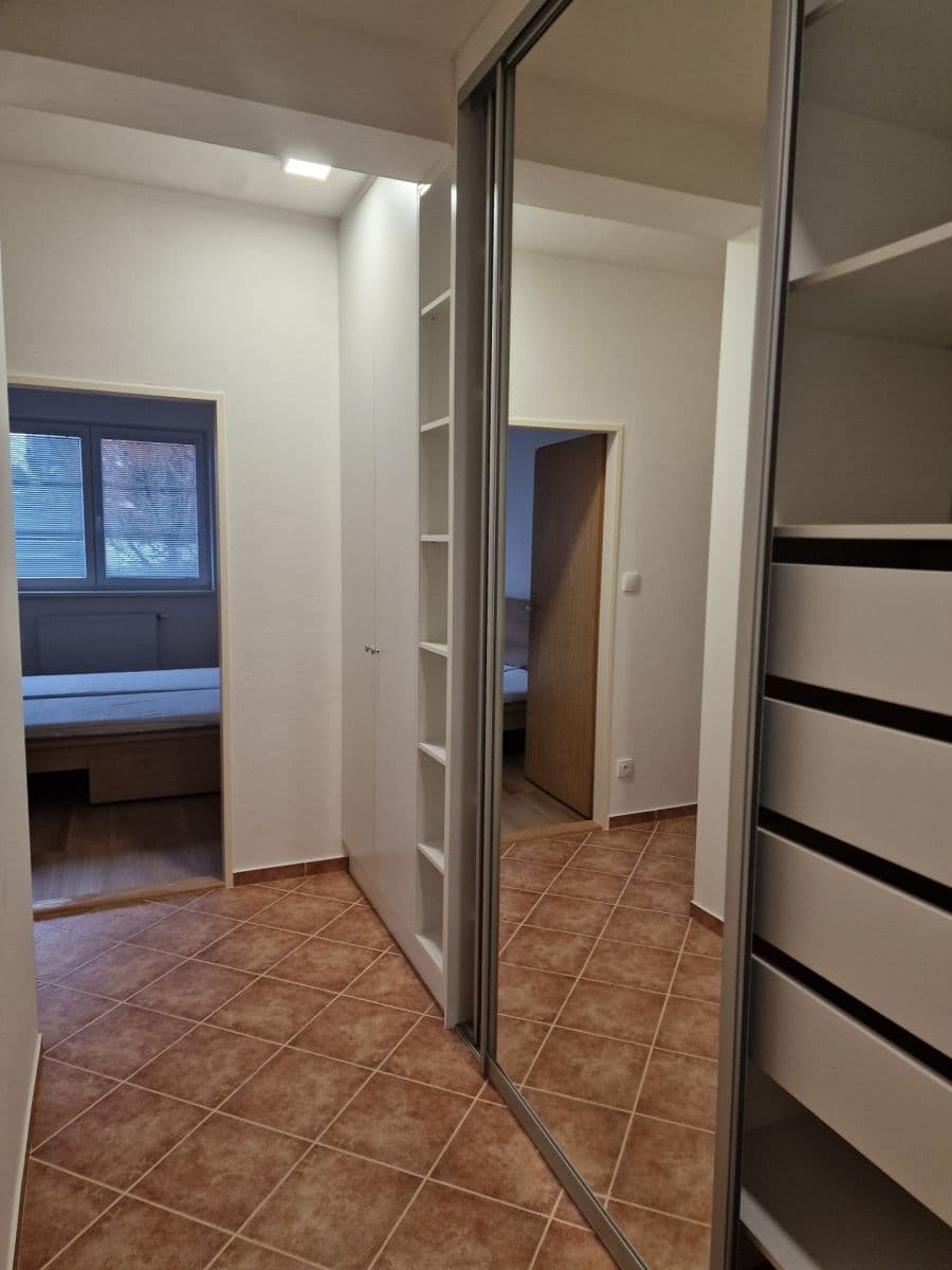 Pronájem bytu 2+kk 51 m², Lesní, Holubice, Středočeský kraj Pronájem bytu 2+kk 51 m², Lesní, Holubice, Středočeský kraj