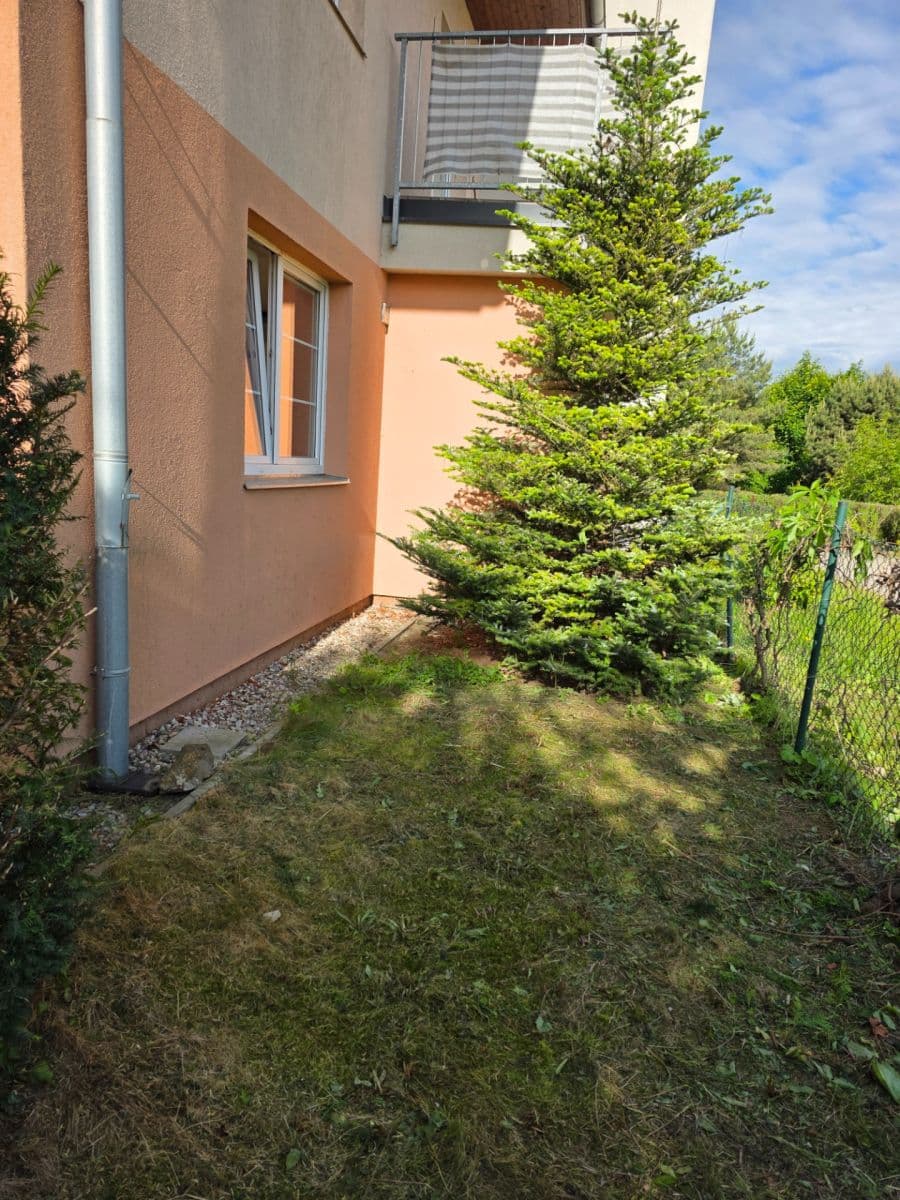 Pronájem bytu 2+kk 51 m², Lesní, Holubice, Středočeský kraj Pronájem bytu 2+kk 51 m², Lesní, Holubice, Středočeský kraj