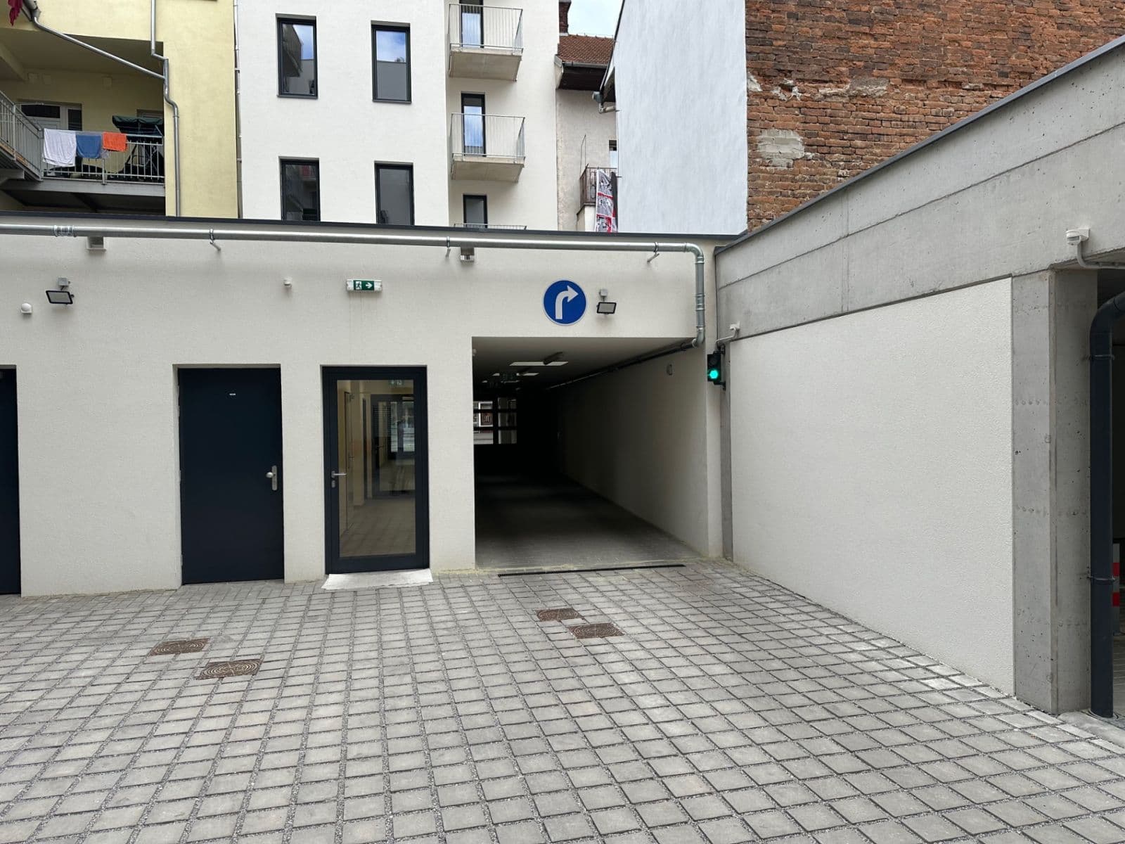 Pronájem garáže 15 m², Křenová, Brno, Jihomoravský kraj Pronájem garáže 15 m², Křenová, Brno, Jihomoravský kraj