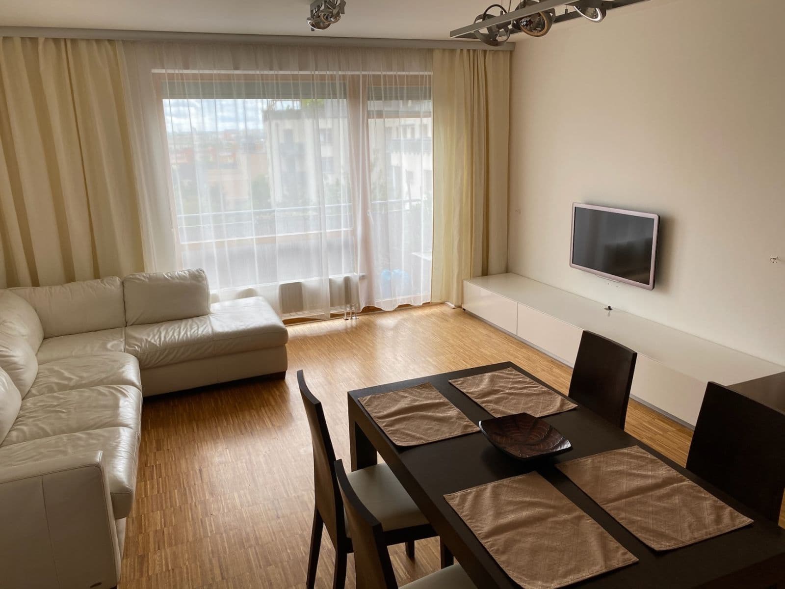 Pronájem bytu 2+kk 68 m², Univerzitní, Praha, Praha Pronájem bytu 2+kk 68 m², Univerzitní, Praha, Praha