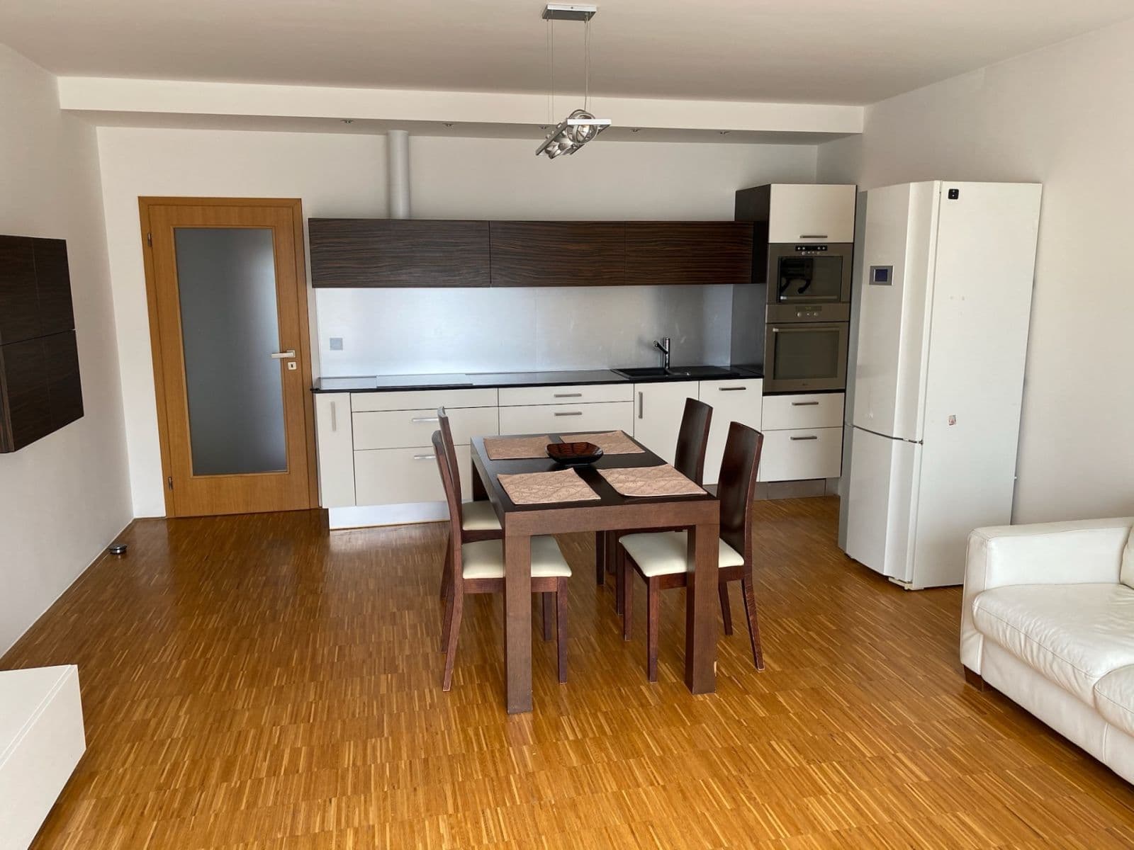 Pronájem bytu 2+kk 68 m², Univerzitní, Praha, Praha Pronájem bytu 2+kk 68 m², Univerzitní, Praha, Praha