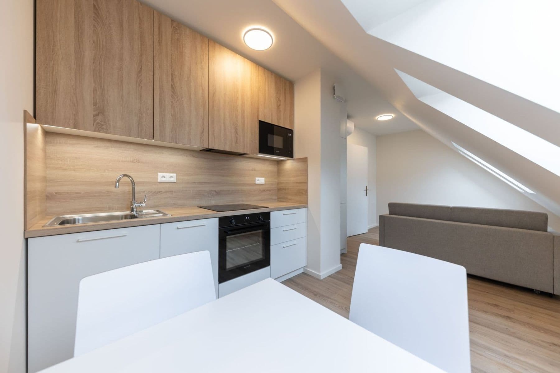 Pronájem bytu 1+kk 31 m², Veletržní, Praha, Praha Pronájem bytu 1+kk 31 m², Veletržní, Praha, Praha