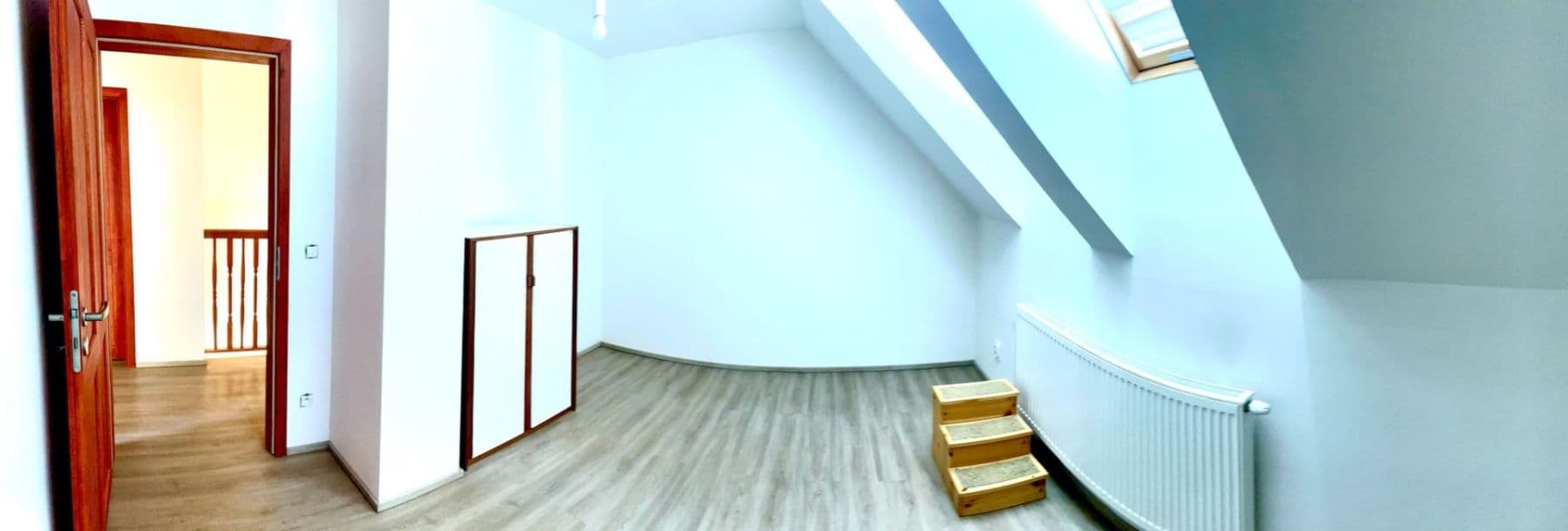 Prodej domu 153 m², pozemek 1.300 m², Velká Buková, Středočeský kraj Prodej domu 153 m², pozemek 1.300 m², Velká Buková, Středočeský kraj