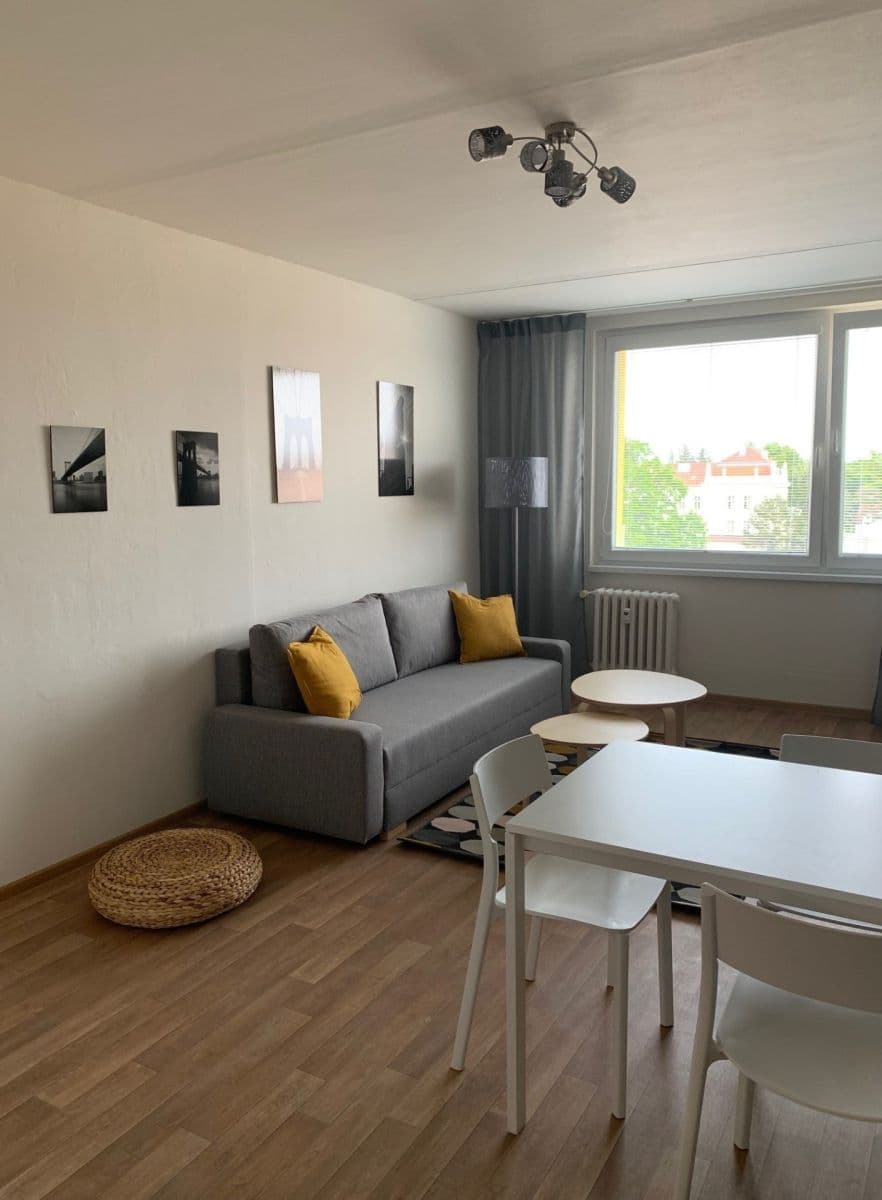 Pronájem bytu 2+kk 43 m², Dr. Horákové, Poděbrady, Středočeský kraj Pronájem bytu 2+kk 43 m², Dr. Horákové, Poděbrady, Středočeský kraj