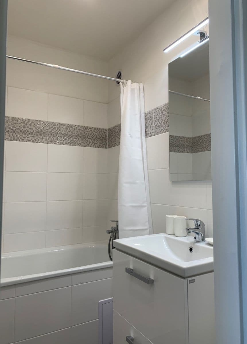 Pronájem bytu 2+kk 43 m², Dr. Horákové, Poděbrady, Středočeský kraj Pronájem bytu 2+kk 43 m², Dr. Horákové, Poděbrady, Středočeský kraj