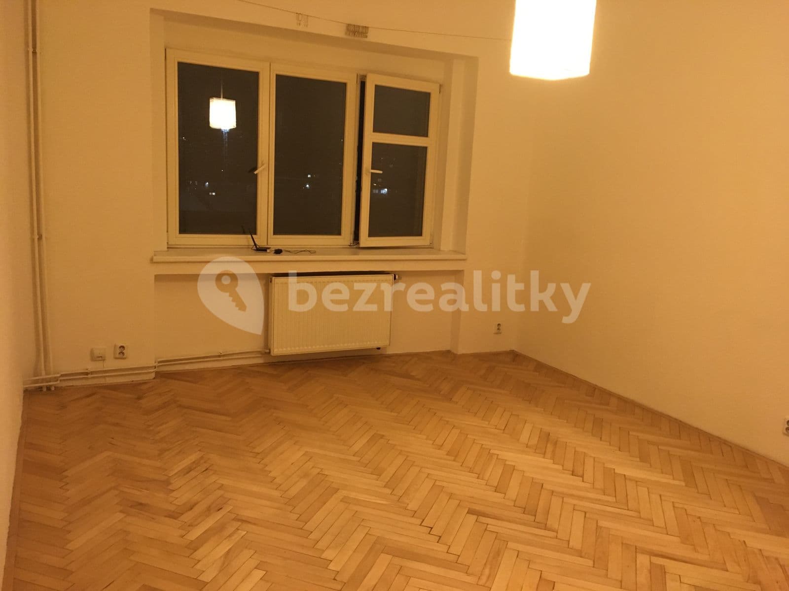 Pronájem bytu 1+kk 32 m², U Pernštejnských, Praha, Praha Pronájem bytu 1+kk 32 m², U Pernštejnských, Praha, Praha