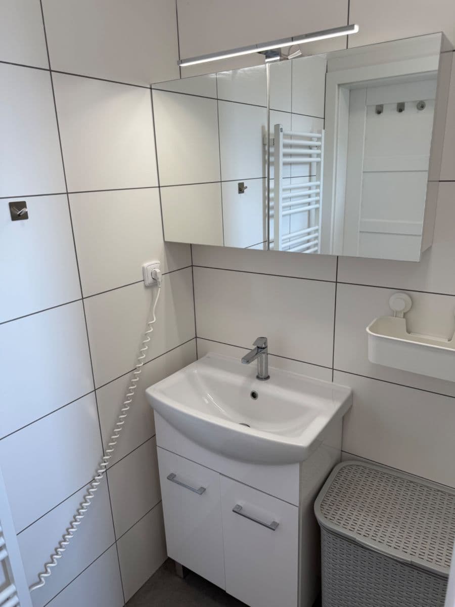 Pronájem bytu 1+kk 32 m², Hřbitovní, Libčice nad Vltavou, Středočeský kraj Pronájem bytu 1+kk 32 m², Hřbitovní, Libčice nad Vltavou, Středočeský kraj