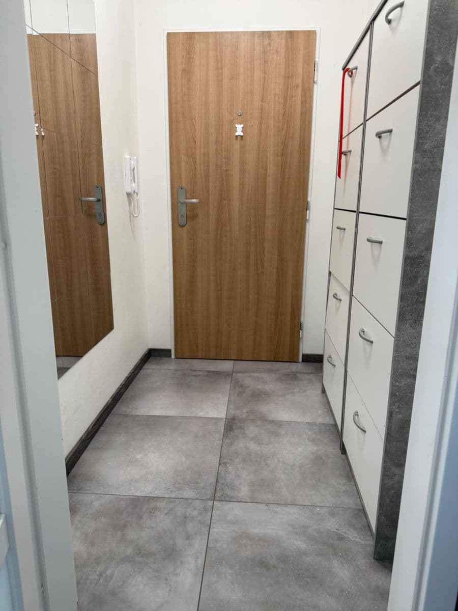 Pronájem bytu 1+kk 32 m², Hřbitovní, Libčice nad Vltavou, Středočeský kraj Pronájem bytu 1+kk 32 m², Hřbitovní, Libčice nad Vltavou, Středočeský kraj