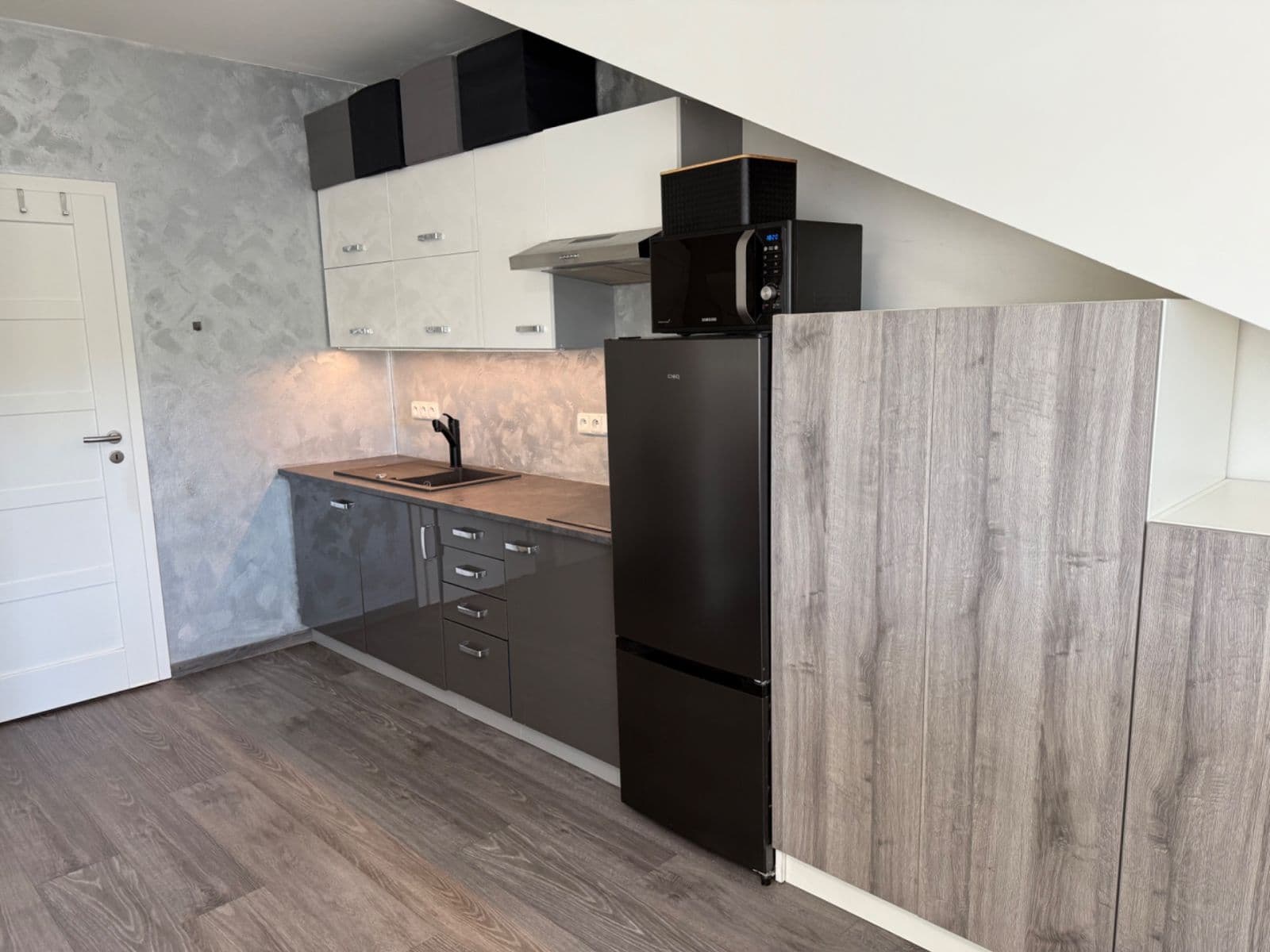 Pronájem bytu 1+kk 32 m², Hřbitovní, Libčice nad Vltavou, Středočeský kraj Pronájem bytu 1+kk 32 m², Hřbitovní, Libčice nad Vltavou, Středočeský kraj