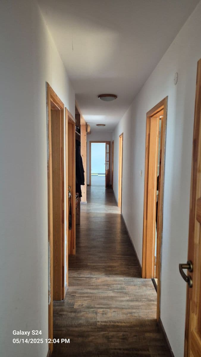 Pronájem domu 154 m², pozemek 1.435 m², nám. sv. Jana, Újezd u Brna, Jihomoravský kraj Pronájem domu 154 m², pozemek 1.435 m², nám. sv. Jana, Újezd u Brna, Jihomoravský kraj