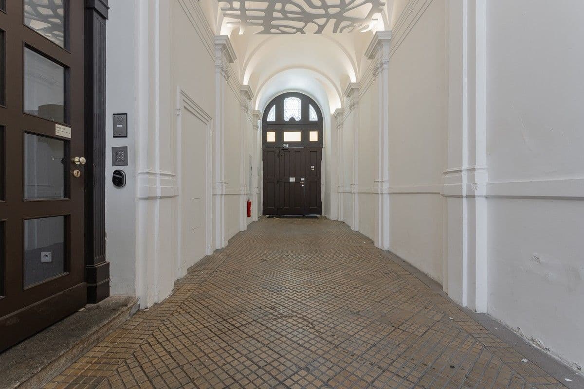 Pronájem bytu 2+kk 60 m², Staropramenná, Praha, Praha Pronájem bytu 2+kk 60 m², Staropramenná, Praha, Praha