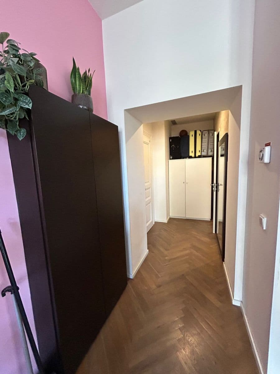 Pronájem bytu 2+kk 60 m², Staropramenná, Praha, Praha Pronájem bytu 2+kk 60 m², Staropramenná, Praha, Praha