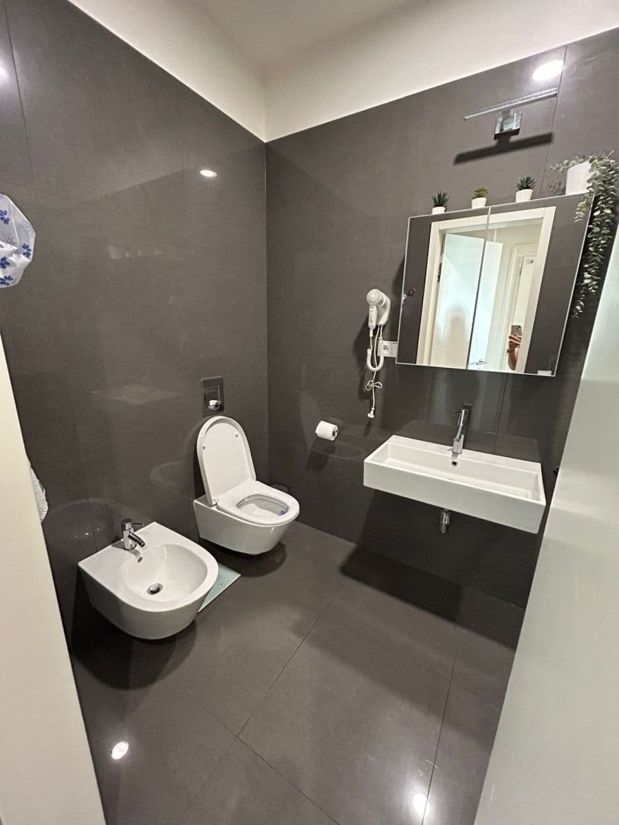 Pronájem bytu 2+kk 60 m², Staropramenná, Praha, Praha Pronájem bytu 2+kk 60 m², Staropramenná, Praha, Praha