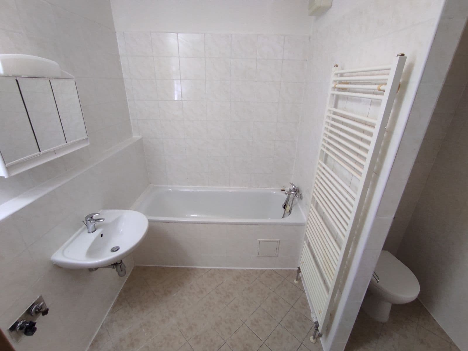 Pronájem bytu 1+kk 49 m², Hedvábná, Liberec, Liberecký kraj Pronájem bytu 1+kk 49 m², Hedvábná, Liberec, Liberecký kraj