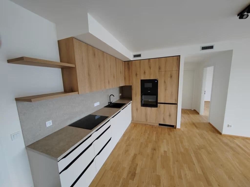 Pronájem bytu 2+kk 73 m², Mezi Vodami, Praha, Praha Pronájem bytu 2+kk 73 m², Mezi Vodami, Praha, Praha