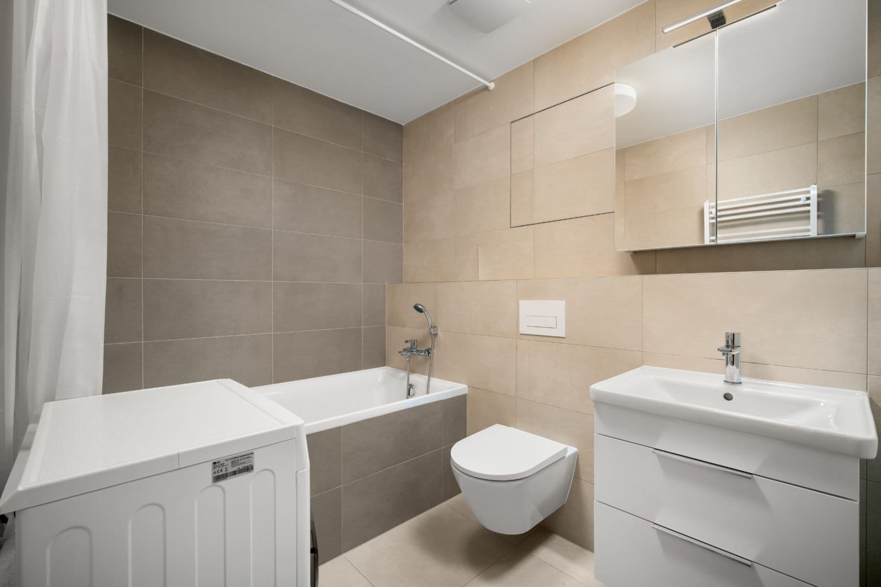 Pronájem bytu 1+kk 44 m², třída Generála Píky, Brno, Jihomoravský kraj Pronájem bytu 1+kk 44 m², třída Generála Píky, Brno, Jihomoravský kraj