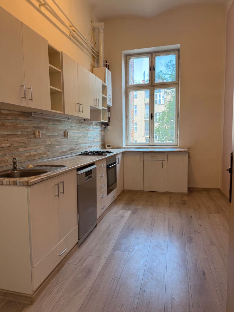 Pronájem bytu 3+1 81 m², Zámecká, Ostrava, Moravskoslezský kraj Pronájem bytu 3+1 81 m², Zámecká, Ostrava, Moravskoslezský kraj