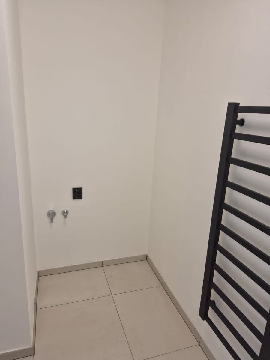 Pronájem bytu 3+kk 70 m², Zárybská, Praha, Praha Pronájem bytu 3+kk 70 m², Zárybská, Praha, Praha