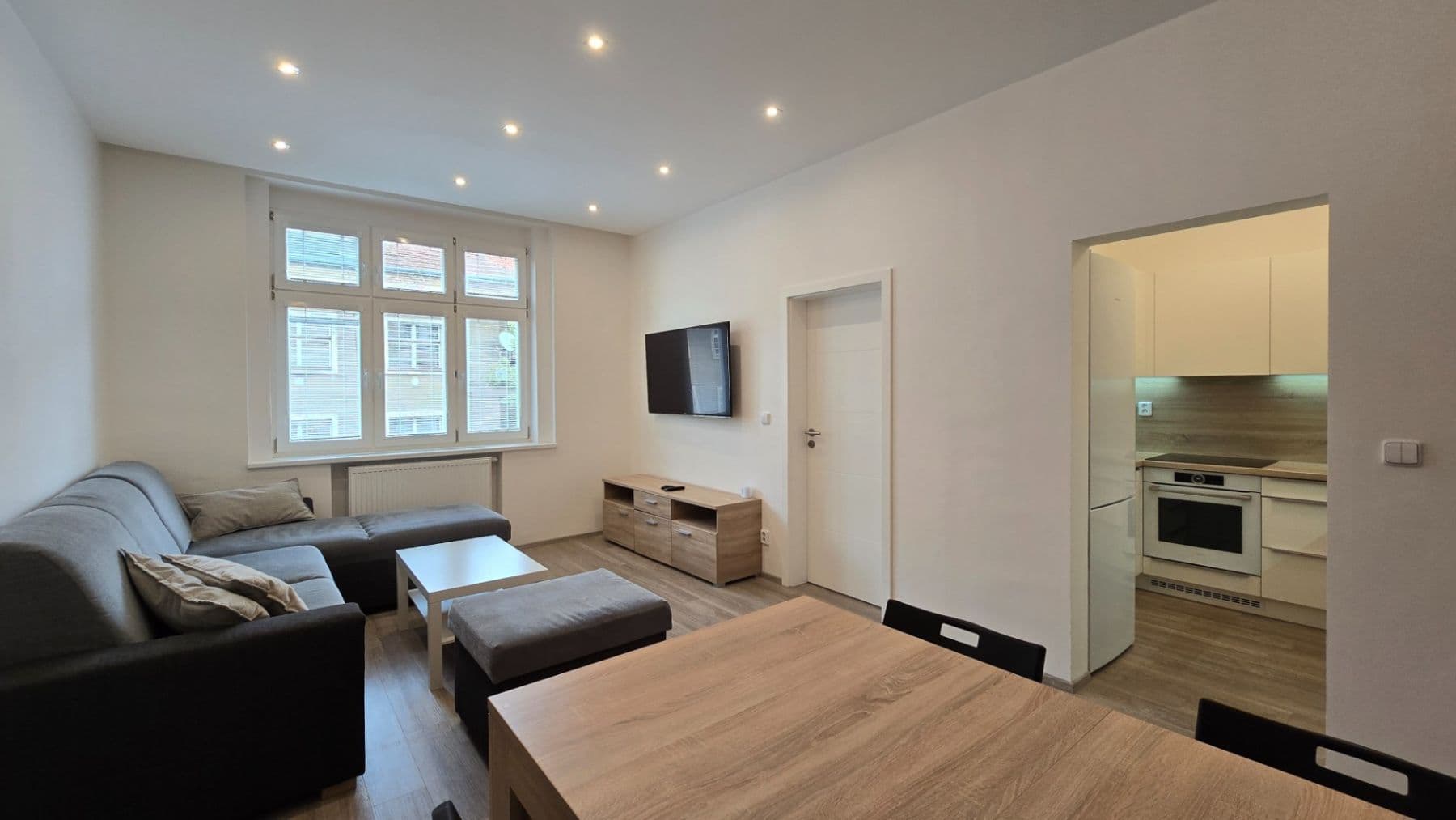 Pronájem bytu 2+1 54 m², Bulharská, Praha, Praha Pronájem bytu 2+1 54 m², Bulharská, Praha, Praha